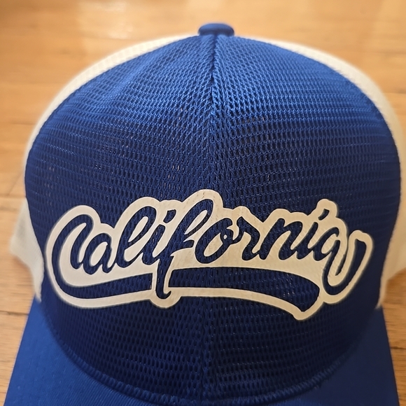 NWT FLEXFIT "California" Baseball Cap - Picture 2 of 8